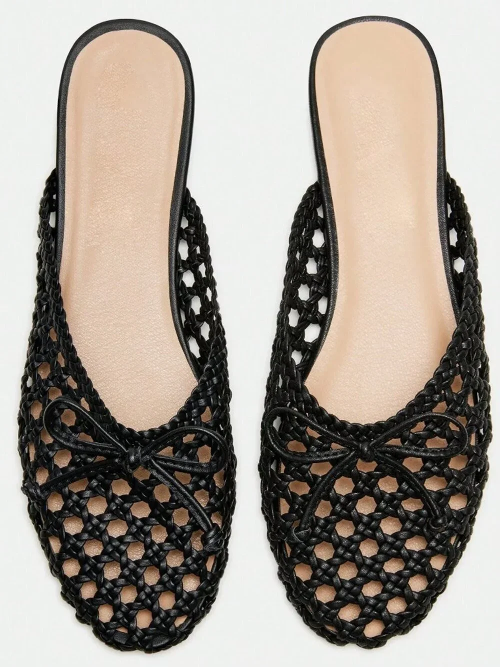 Black Vacation Women's Woven flat Sandals